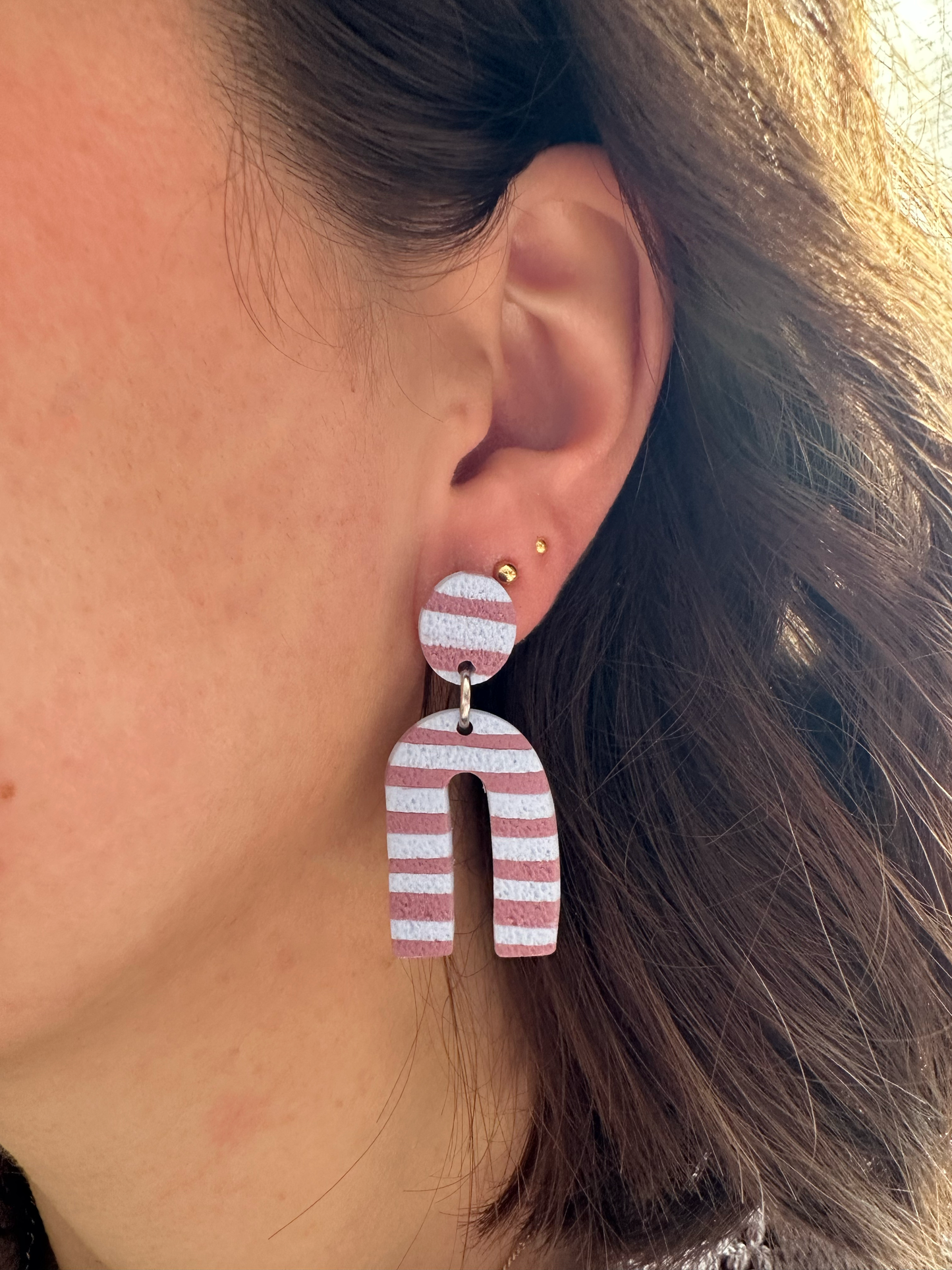 Soft Stripe – gestreepte oorbellen modern