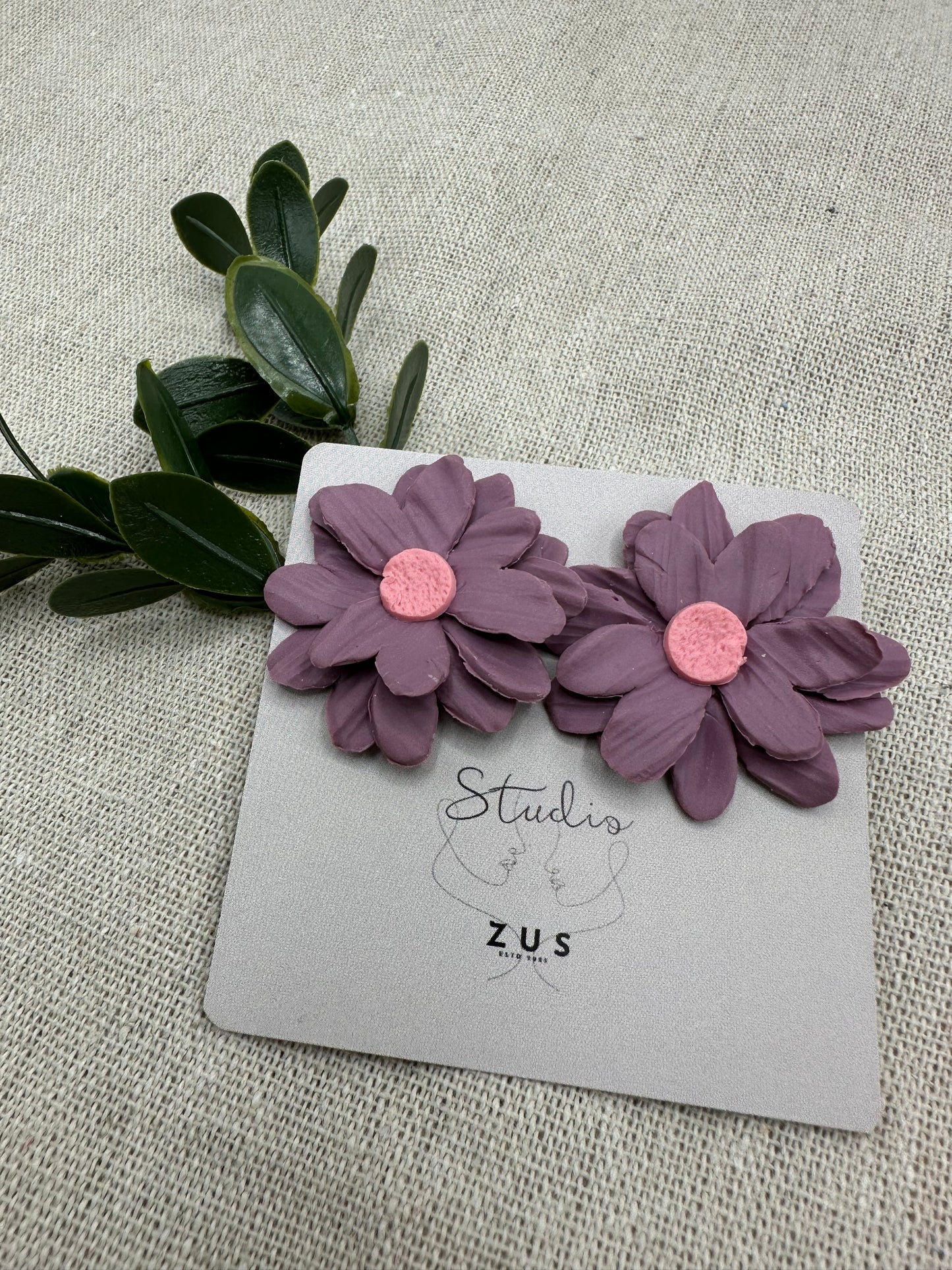 Lilac Bloom – paarse bloem oorbellen zacht