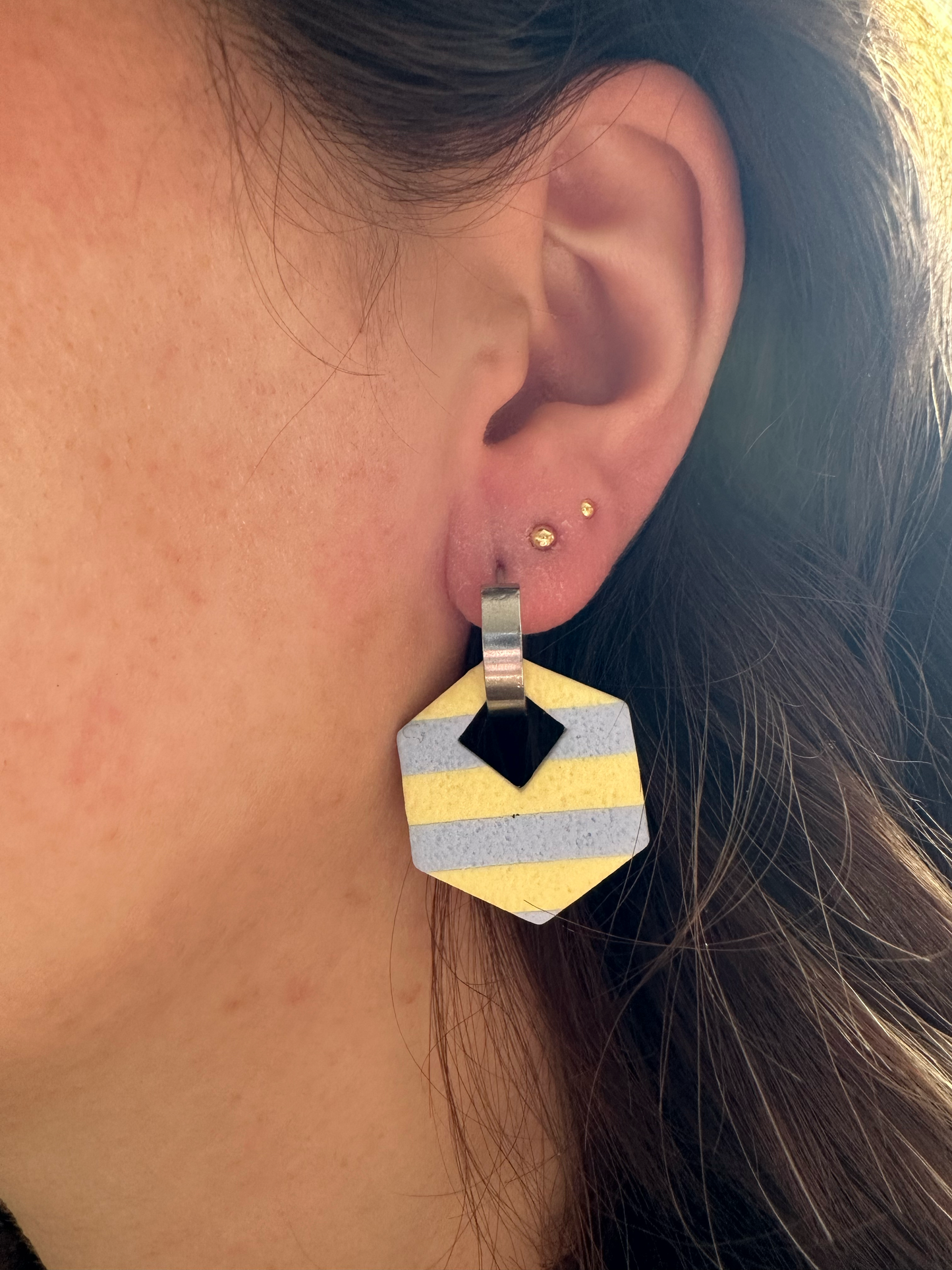 Candy Twist – gestreepte oorbellen speels