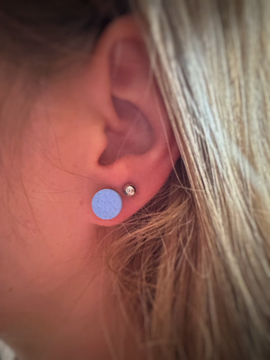 Sophie Poeder – kleine blauwe oorbellen