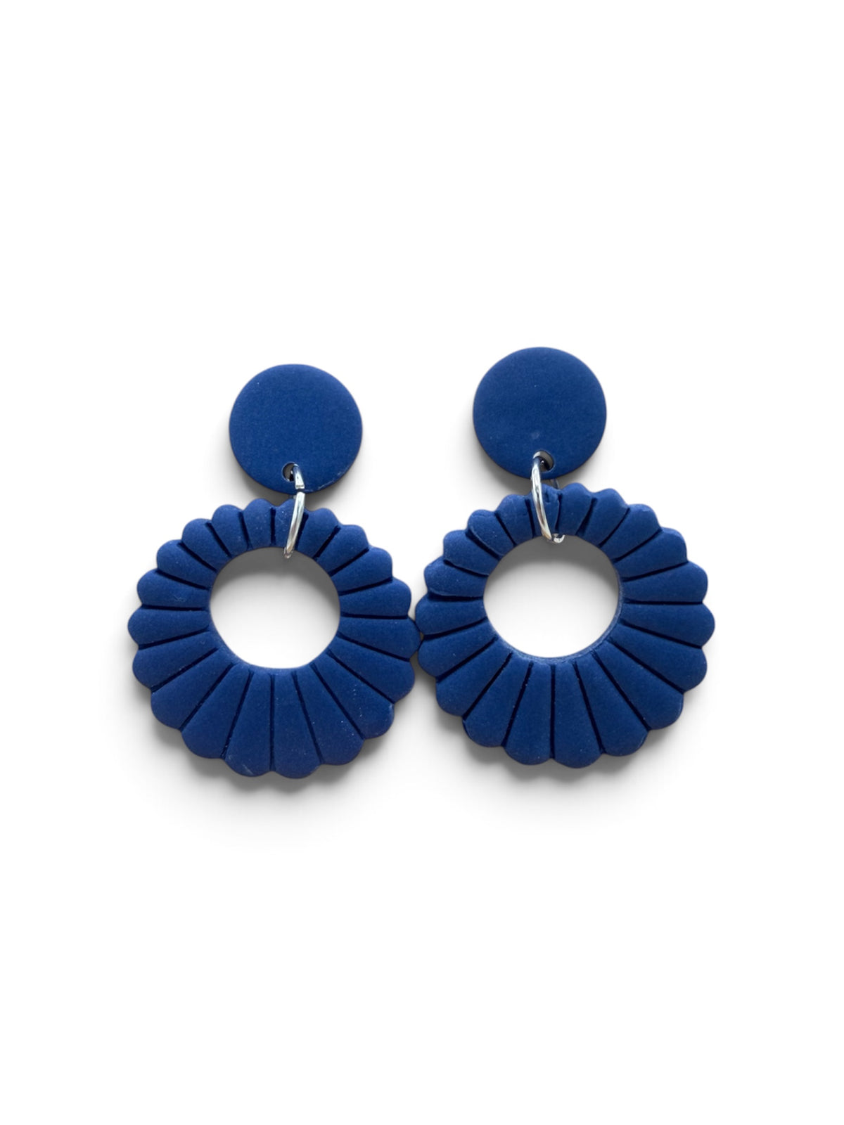 Liva Diepblauw – opvallende blauwe oorbellen