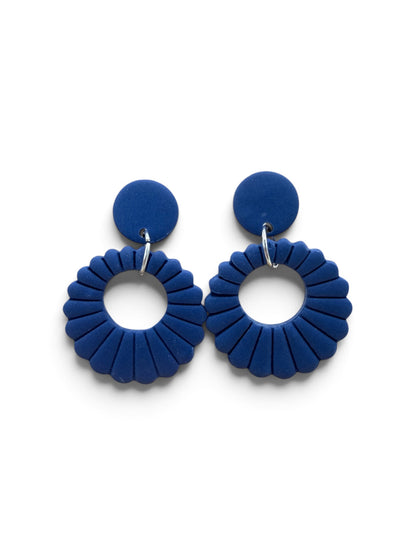 Liva Diepblauw – opvallende blauwe oorbellen