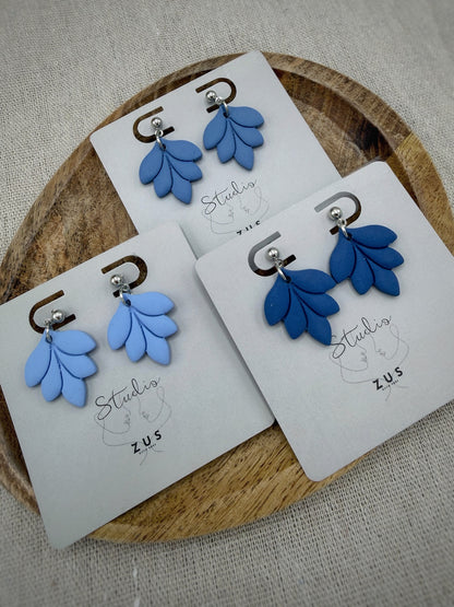 Fien Diepblauw – blauwe statement oorbellen