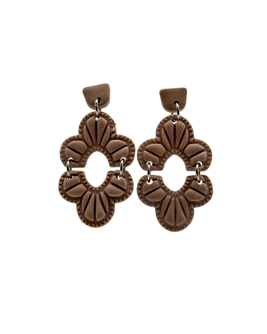 Vera – latte statement oorbellen warm en stijlvol